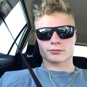 Meet your Posher, Bill